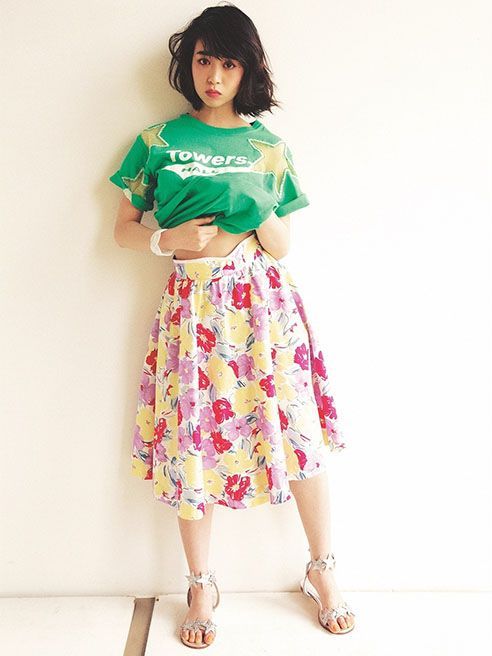 (噂のオシャレニスタ、森川葵！　可愛すぎるハデハデ夏コーデをスクープ♡｜NET ViVi｜講談社『ViVi』オフィシャルサイトから)