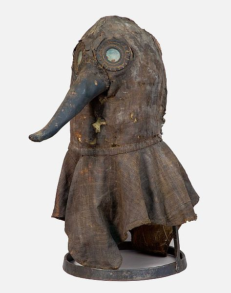 historyarchaeologyartefacts:Authentic 16 th century plague mask, Germany [960 x 860]kiwi bird