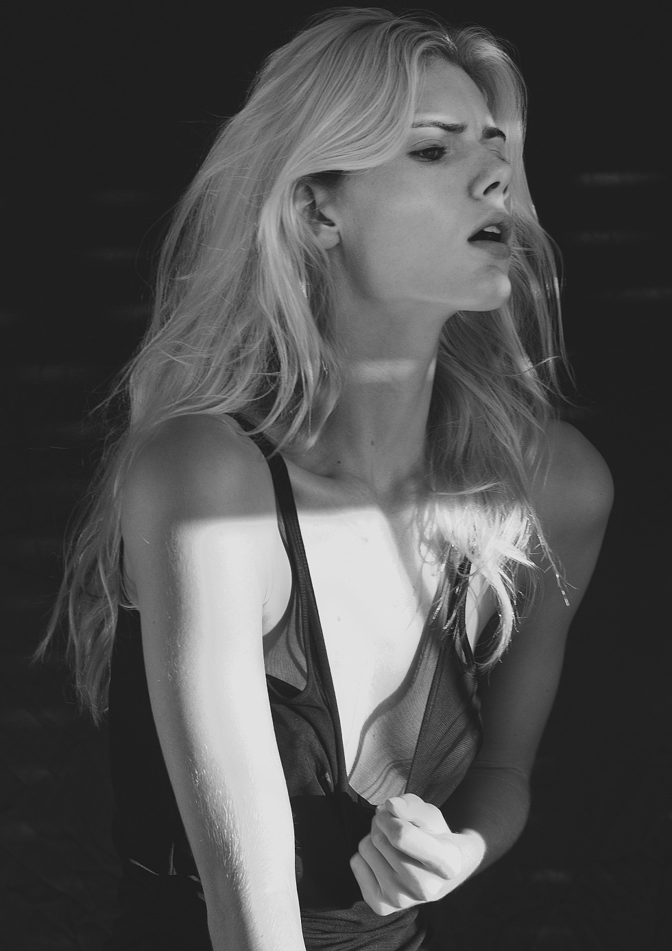 ain-t-no-love:   Anouk Sanders.  