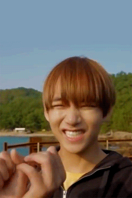 방탄소년단 Tae S Box Smile