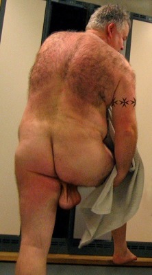 bearscumover:  topstar7:  I want those balls slapping my ass  Me too! 