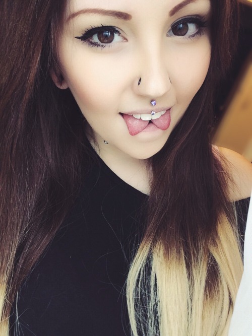 megandmrbig:  theboythatlovesgeekgirls:  zalacelestine:  🙊  Mmm want ;-x lol ok I already know, no chance bob!  No fucking chance, actually. If this is what you want, I’m not the girl for you :(  Lol