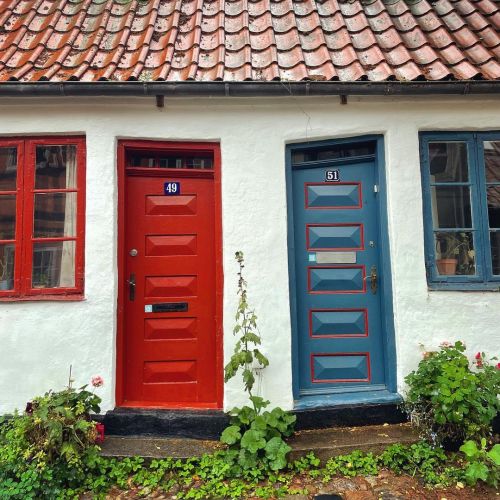 Red door, blue door, what begins with door… (when your house looks like it belongs in a Dr Se