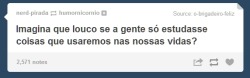 lovatic-retardada:  &ldquo;Olá alunos. Hoje vamos aprender como seduzir seus followers para ganhar muitas asks&rdquo; 