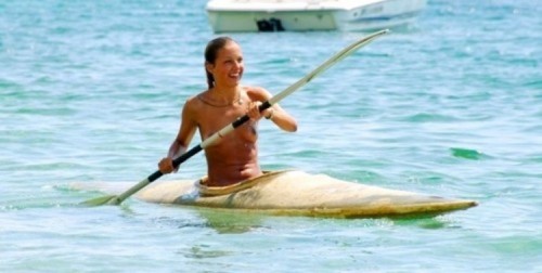 benudeandnatural:  naturists and nudists at the beach