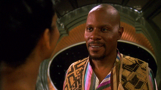 logicheartsoul:Kasidy Yates Admiring Benjamin Sisko’s New Look in The Way Of The Warrior