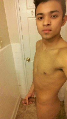 bignova:  guanacoshot:  Rico salvadoreño