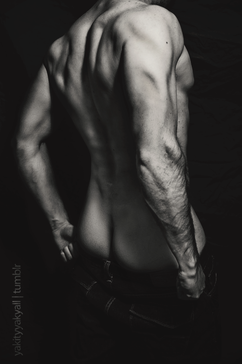 best-erotic-pics:  yakityyakyall:Monochrome Monday!YakityYakYall   ❤  