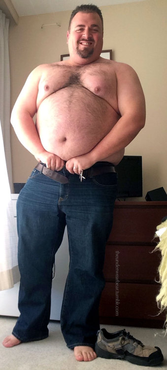 electricunderwear:  theunderwearbear:  No more work?  No more clothes!  :D  what a perfect ideology. and what a perfect man! :)