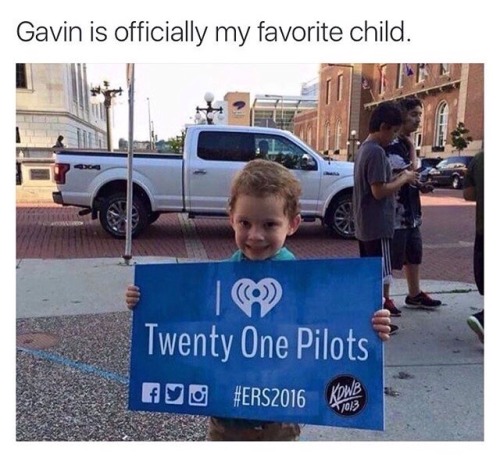 twentyjuanpilotss:I love Gavin