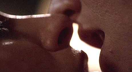 lesbiansilk:The L Word (2004) - s01e01 - Jennifer Beals &amp; Laurel Holloman