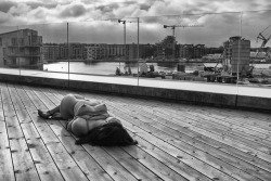 vanerotica:   Display Deck (Model: Beauty who prefers to remain anonymous. Rigging and photo by me. Shot in Copenhagen, DK)      