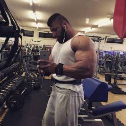 besimtrena:  Beast Mode On Here is a pic of mine with my biceps  Hope you will all will like it  Biceps are totally amazing - wishing they were wrapped around me- WOOF