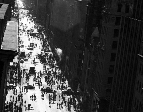 fuckyeahvintage-retro:    Christmas shopping in New York City, 1945-77 © NY Daily News  