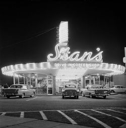 1950sbeautifulyears:  Stan’s Drive-In,