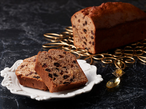 ✿ バームブラック | Barmbrack ・アイルランドでハロウィンに食べられる、伝統的なドライフルーツ入りのパンまたはケーキ。 ・古代ケルトの時代、冬の始まりである11月1日に行われるサウィンとい