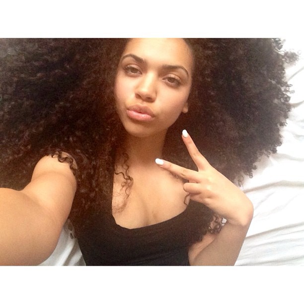 18-15n-77-30w:  prettiyoungthangs:  Pretty Young Thangs  18° 15’ N, 77° 30’