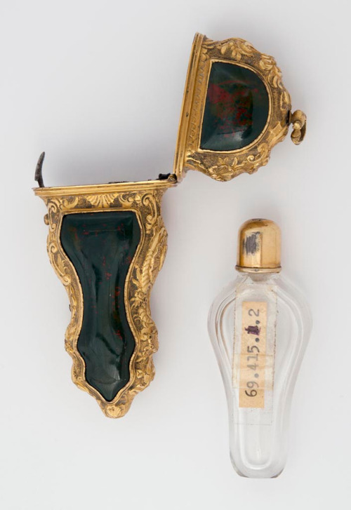 acrosscenturiesandgenerations:▪Perfume bottle.Date: 18th centuryMedium: Gilt bronze, gilt copper, gl