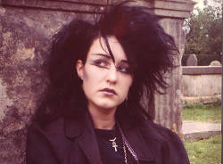 blkstiletto:  twistedanddivine:  ANOTHER collection of photographs of 80s’ goths. Enjoy!  Beautiful Goths 💜 