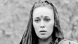daenerya:“Victory stands on the back of sacrifice.”