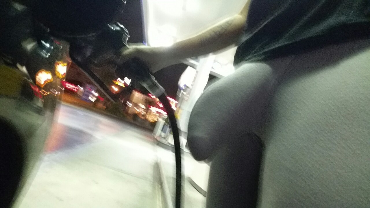 smugglinpuppiez:  jey-xxx-wynn:Pumping some gas. No big deal  Looks like a big deal