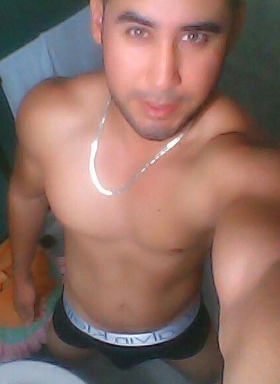 chilenosdebadoo:  Alexander, mijito rico vergon de 27 años.