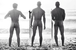 tandjguy:  Surf’s up! Among other things…