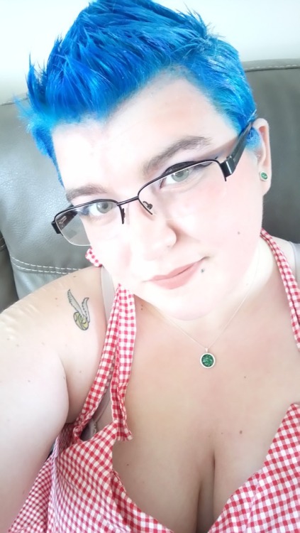 New styyyyle&hellip; Well&hellip; Old style but with blue hair Look at all the fricking glitter I lo