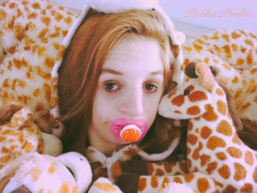 pookiecheeks:  When I don’t want to adult, I become a giraffe… If someone says you have too many stuffies they can gtfo never too many stuffies!!!! 