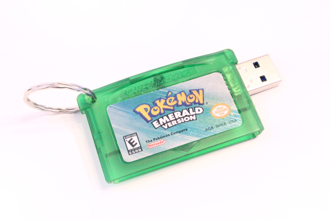 geek-studio:  Pokemon Emerald &amp; Pokemon Leaf Green are back in stock as Flash