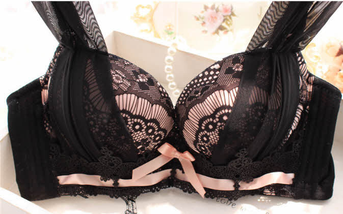 young&mdash;heart:  http://youngheart.storenvy.com/products/12880366-free-ship-romantic-black-bra-panty-set
