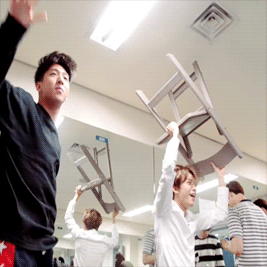 orange-sandeul:  Party Hard backstage with B1A4′s maknaes