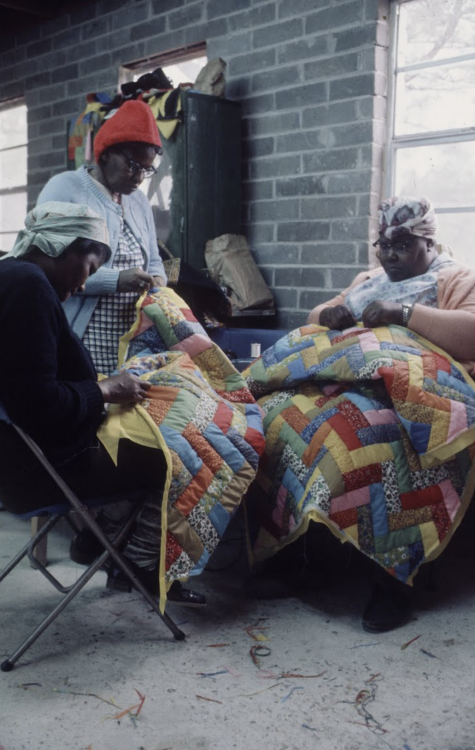 Quilters. Photographs by Henry Groskinsky (1971)