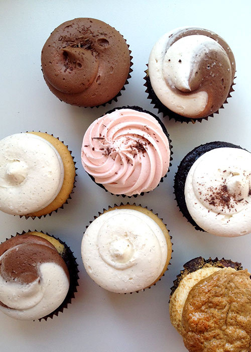 gastrogirl:  cupcakes from ‘truly madly sweetly.’ 