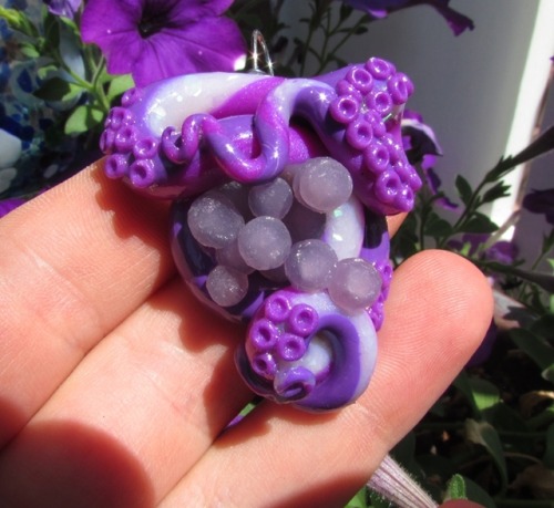 radiant-prism:Shop update! :3 Acquired some Grape Agate which I haven’t had the chance to see in per