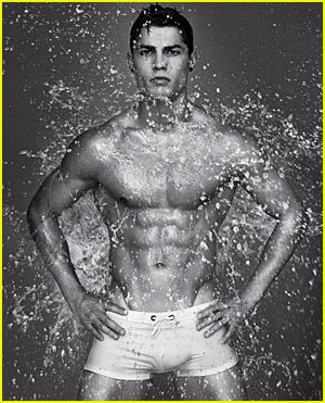 (via Cristiano Ronaldo Makes Underwear Splash | Cristiano Ronaldo, Shirtless : Just