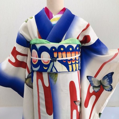 Colorful tsubotare (glaze pattern) and butterflies kimono paired with modern butterfly wing obi (see