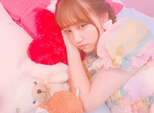 rxnacchi: Renacchi Twitter & Instagram Update for August 6, 2017 Twitter:握手会ありがとうございました！ゆりあちゃんの最後の全国握手会一緒のレーンになれて嬉しかったな❤️休憩中のLiveでキャンディーを歌わせていただきました🍬でもねいちごの飴だったの。私、、、いちご嫌い🍓笑写メの顔はそんな気持ちの顔Thank