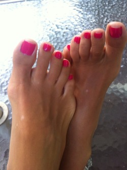 pedicuredsexy:  *Repost*pedicuredsexy <3The