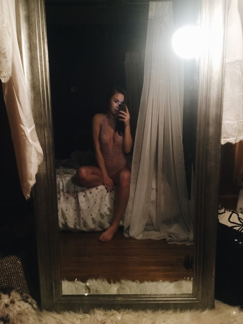 radiantjules:  This is such a cute selfie spot
