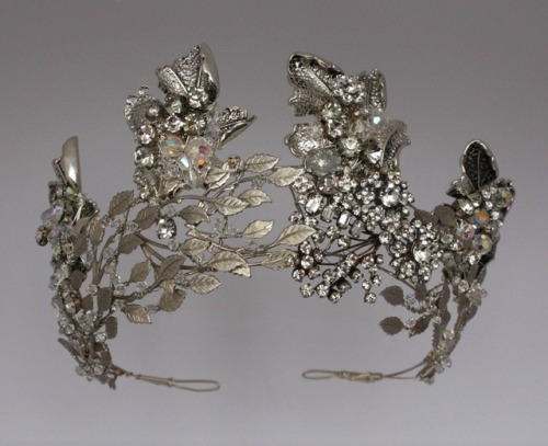 sosuperawesome:Crowns and HeaddressesMr Mortimers Wife on EtsySee our #Etsy or #Crowns tags 