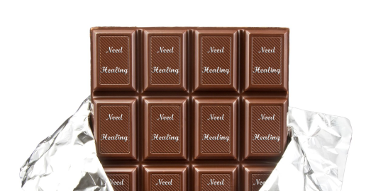 starfirexuchiha: pharmercy-trashcan:  Genji: “Angela.. I have some chocolates for you..Not Swiss”*Genji hands a wrapped candy bar to Angela**Angela opens to find this*  I’m dead from laughing too much 