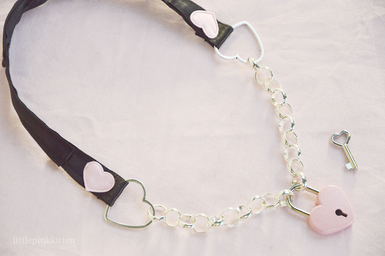 littlepinkkittenshop:♡ Lockable Chain Heart Collar from LittlePinkKitten ♡  I