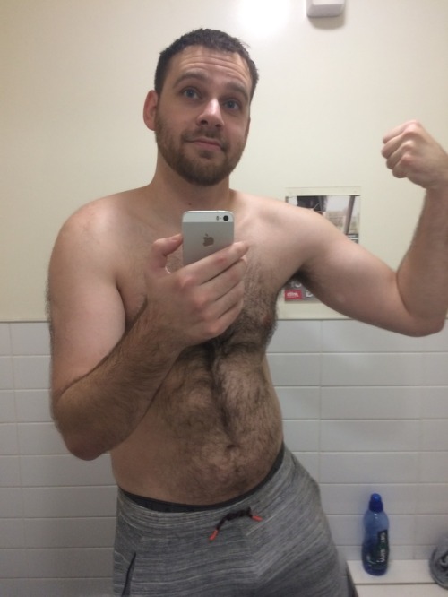hermitjwolf29:- Lazy mouse trying to get muscles -