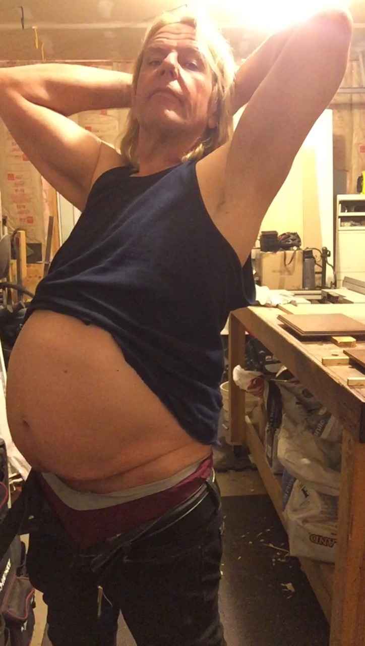 danicornalive:  Tonight’s bloat with unbuttoned pants, per request.