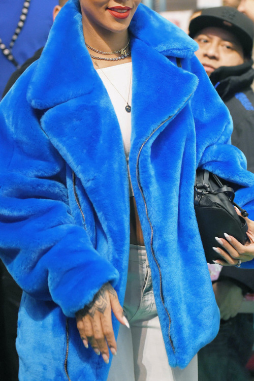 hellyeahrihannafenty:Hermes link, ice blue mink.