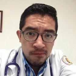 chicosmexicanosalxtremo:  Se me antoja una inyección de este doctorcito mmm