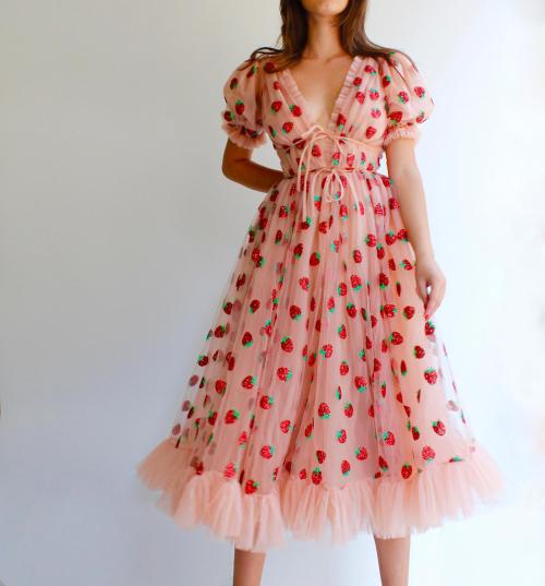 peachblushparlour:Strawberry Midi Dress