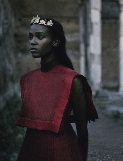 anammv: Leila Nda for Valentino Haute Couture Fall/Winter 15-16, photographed by Fabrizio Ferri
