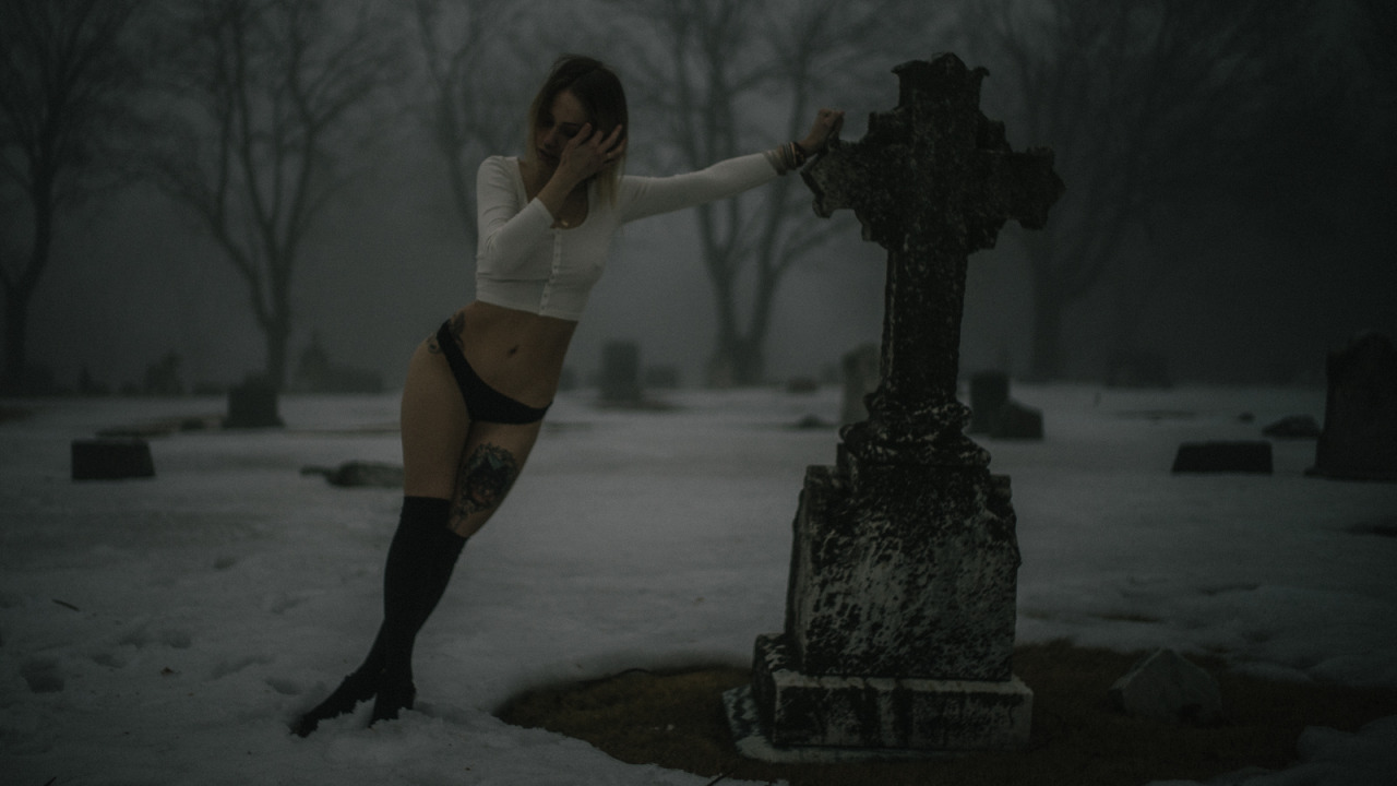 shitjimmyshoots:  Heather Lee, Centralia (2015)-Jimmy O’Donnell